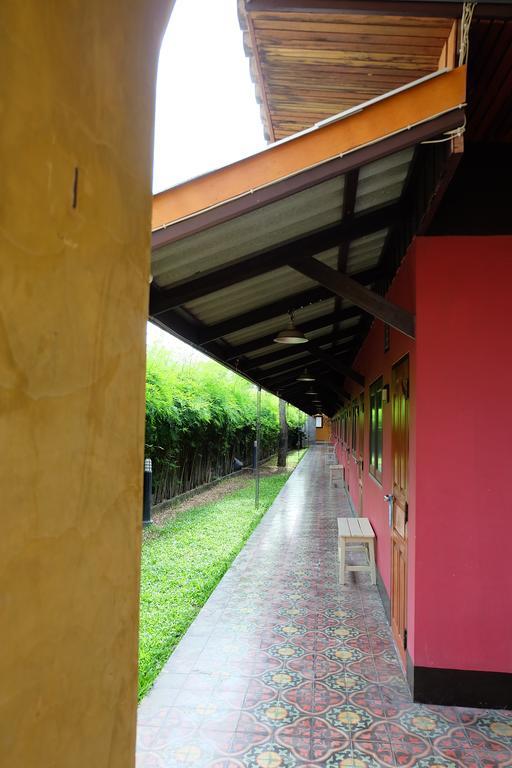 Baan Ma Feung Guesthouse Kanchanaburi Exterior photo