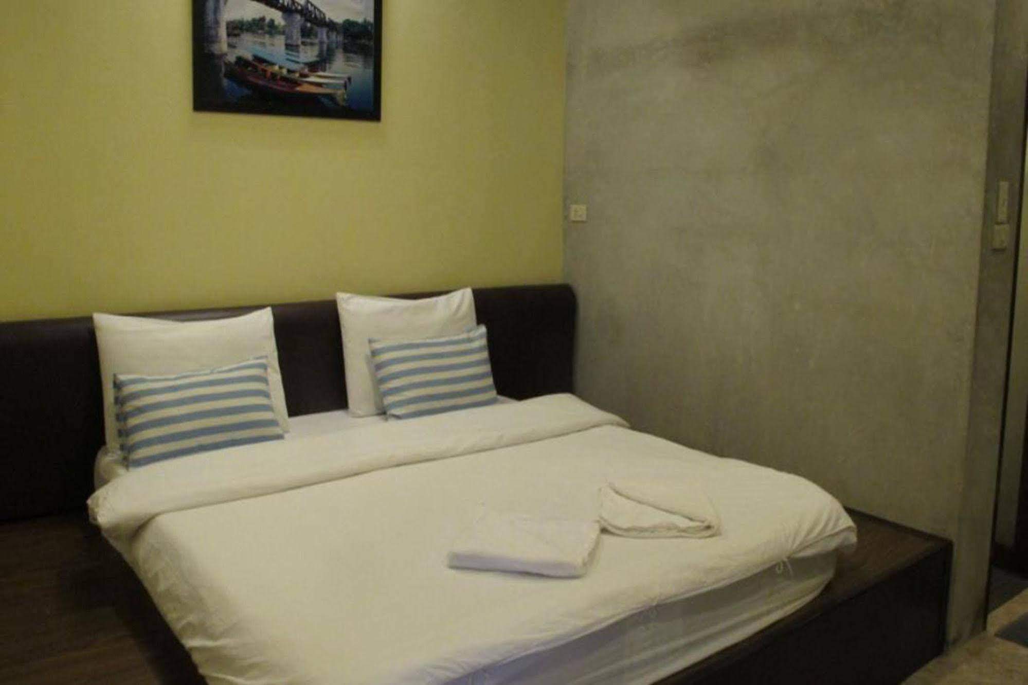 Baan Ma Feung Guesthouse Kanchanaburi Exterior photo